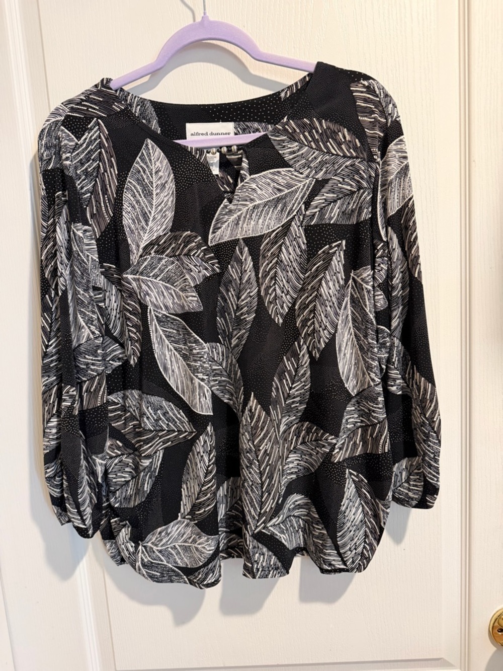 Alfred Dunner Black and White Leaf Print Blouse